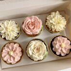 お花のカップケーキ