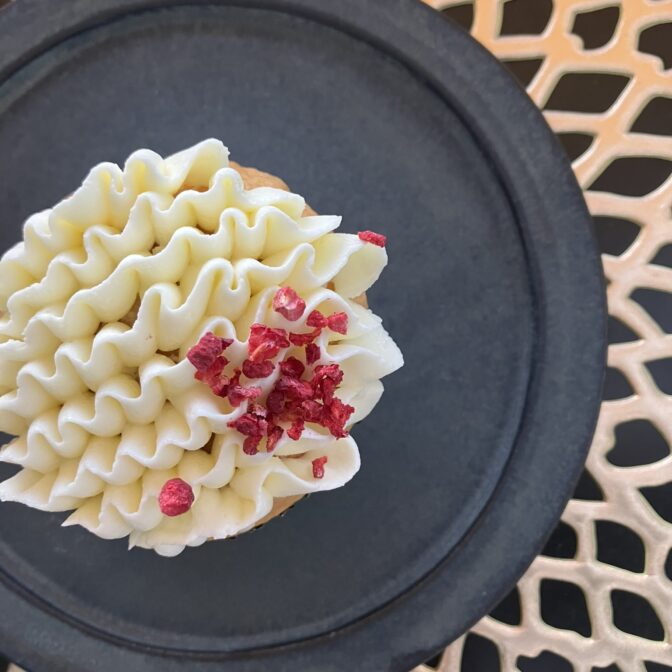 おしゃれなチーズクリームカップケーキ