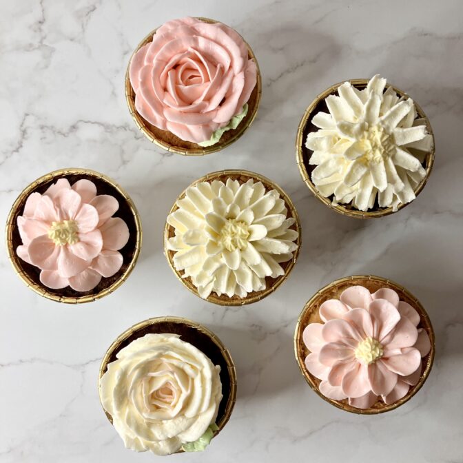 お花のカップケーキ