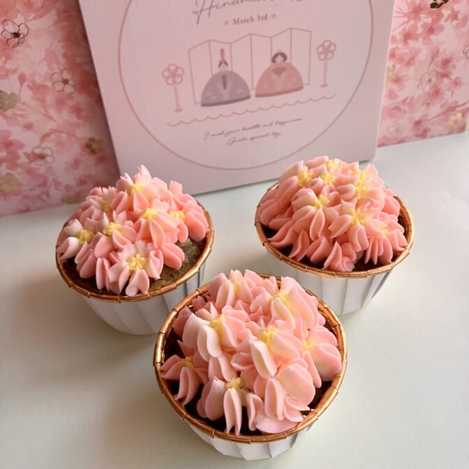 ひな祭りカップケーキ