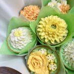 黄色の花のカップケーキ
